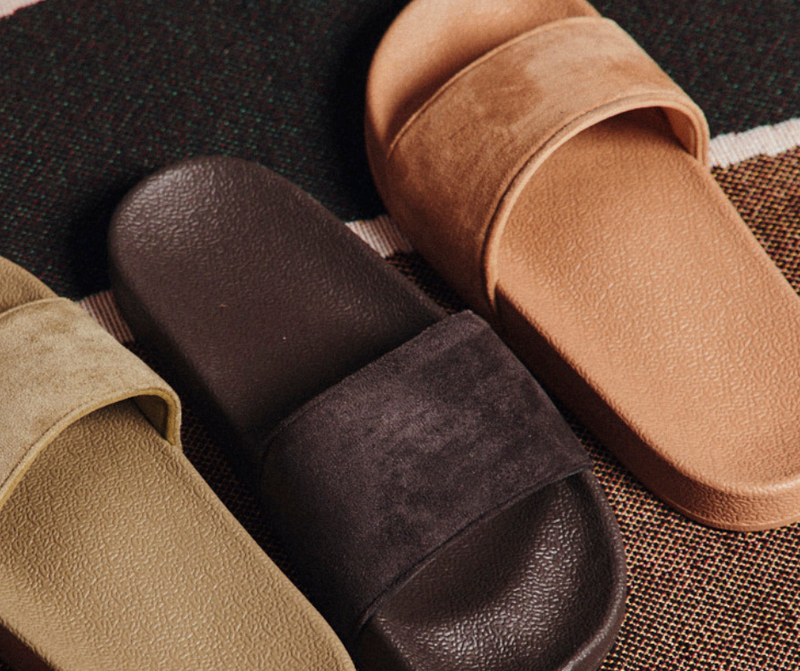 כפכפים וסנדלים