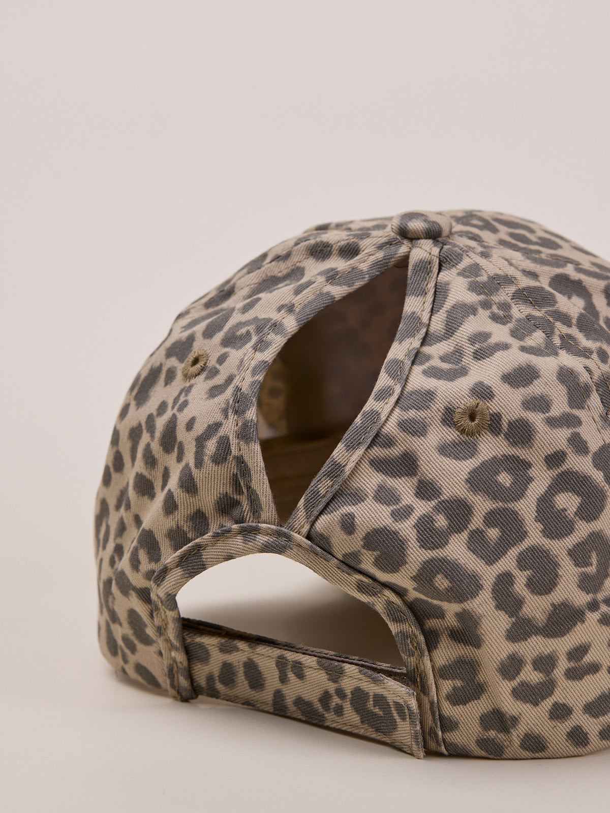 Leopard cap