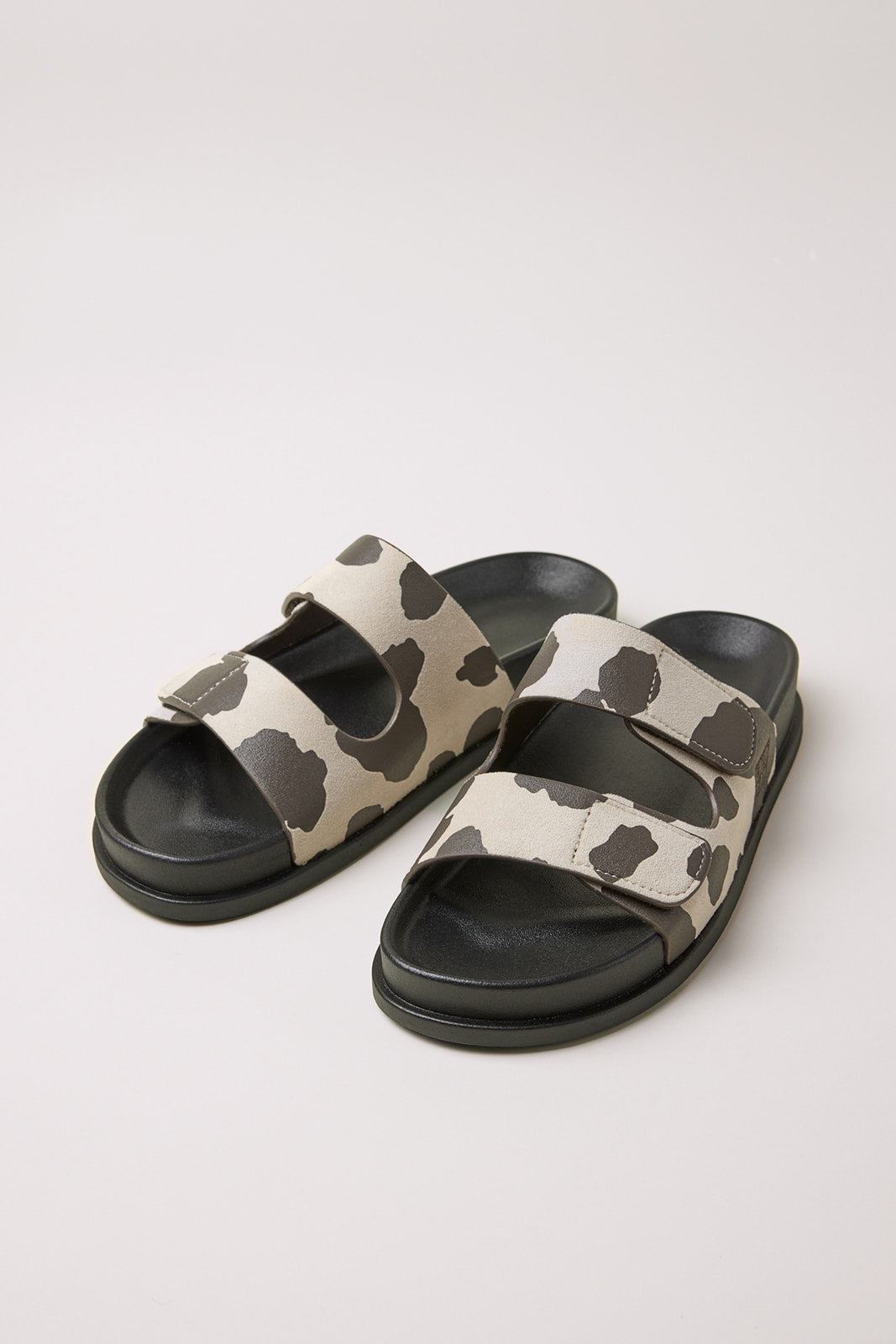 Two strap slides Cow print