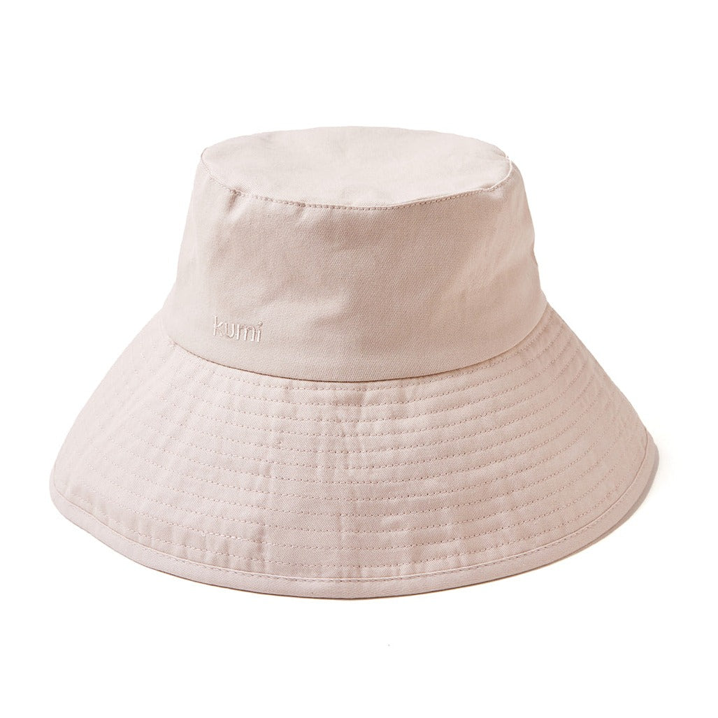 Bucket hat in Off White